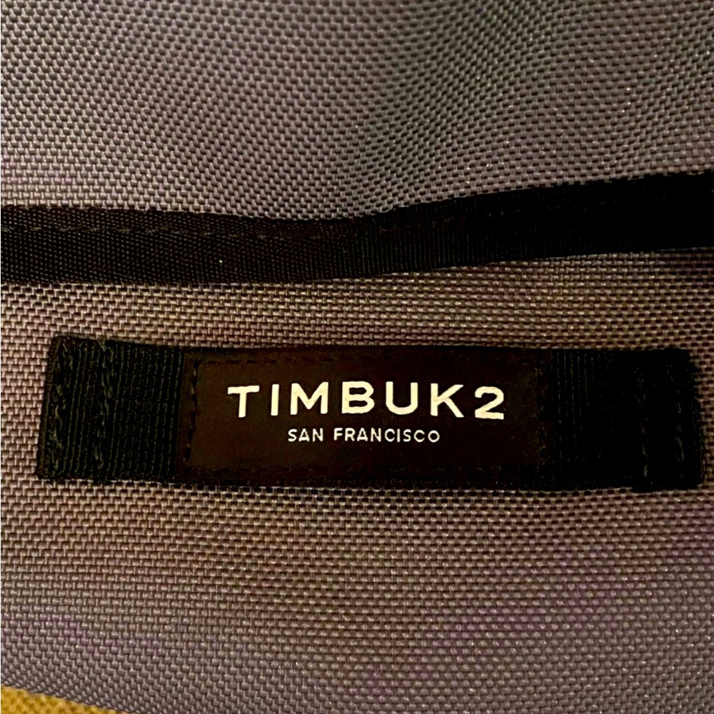 Timbuk2 classic messengere bag